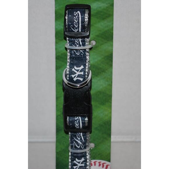 NWT MED ** NY Yankees Dog Collar - Picture 1 of 4